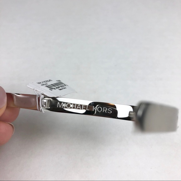 Michael Kors Heritage Astor Buckle Bangle - Picture 4 of 6